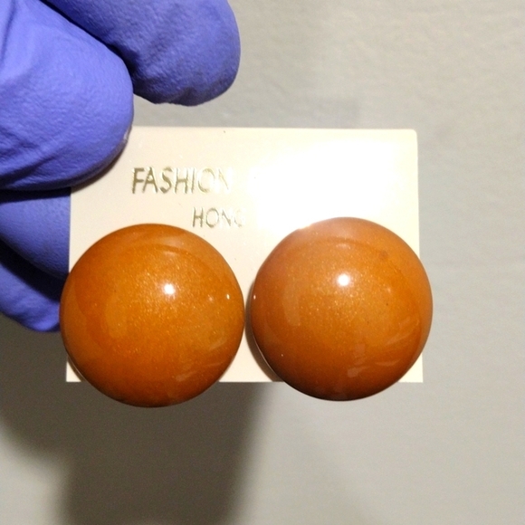 Jewelry - Women's Stunning Brown Circle Shape Stud Earrings with Silver tone hardware 0.75